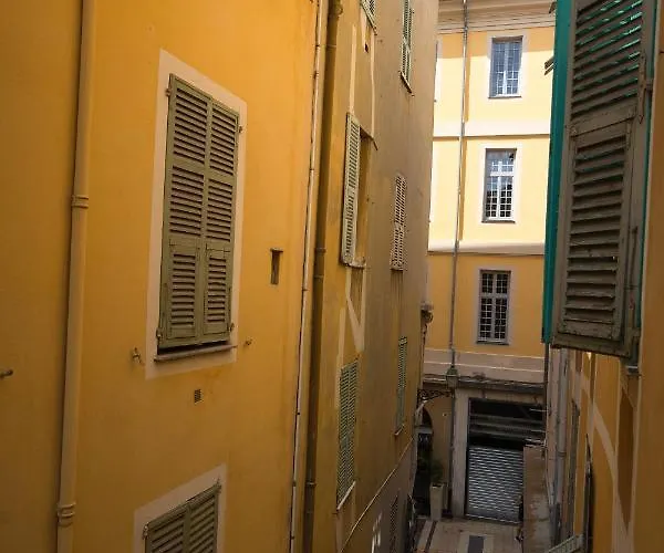 Old Town Luxury 3 Beds Apartment Nice
