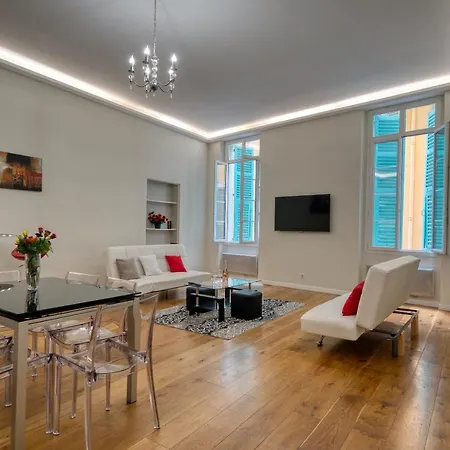 Old Town Luxury 3 Beds Nizza