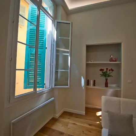 Old Town Luxury 3 Beds Apartamento Nice